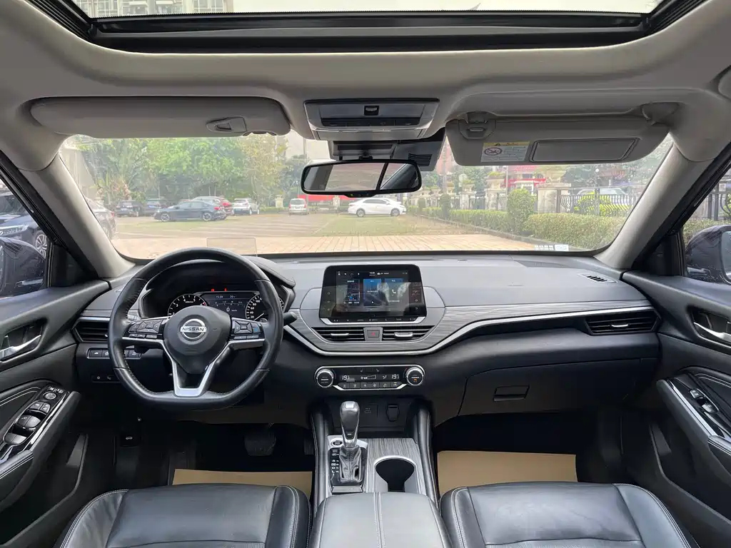 NISSAN TEANA 2022