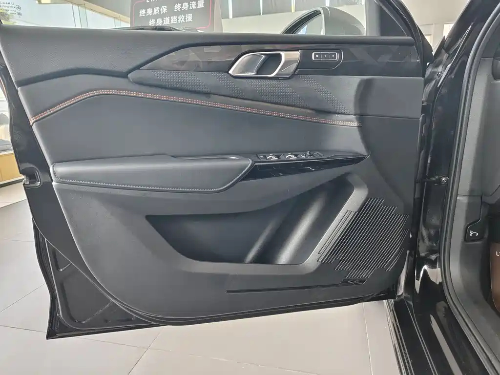 LYNK&CO 02 HATCHBACK 2022