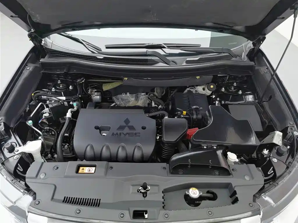 MITSUBISHI OUTLANDER 2022