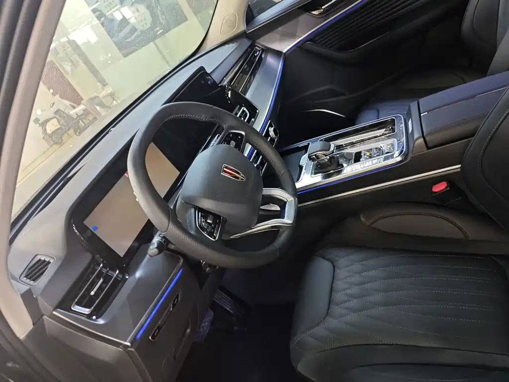 HONGQI HS5 2023