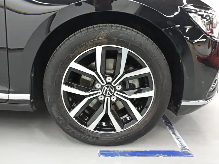 VOLKSWAGEN MAGOTAN 2021