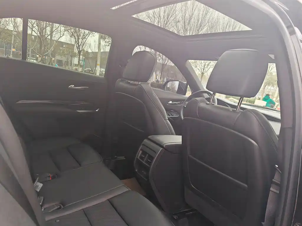 CADILLAC XT4 2021
