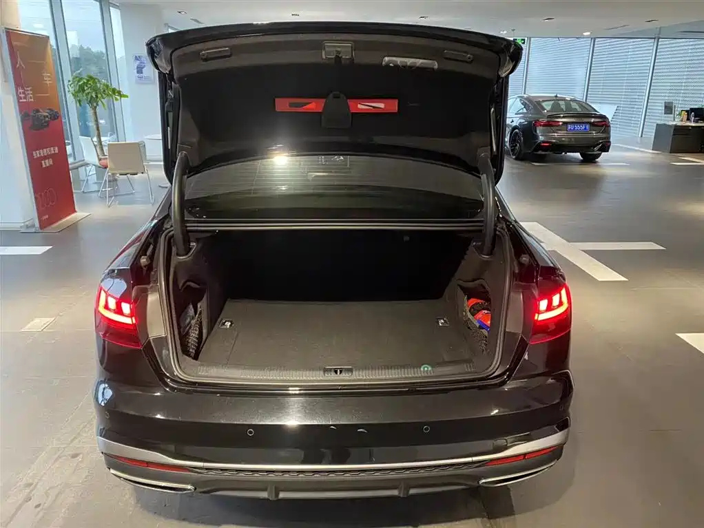 AUDI A4L 2021