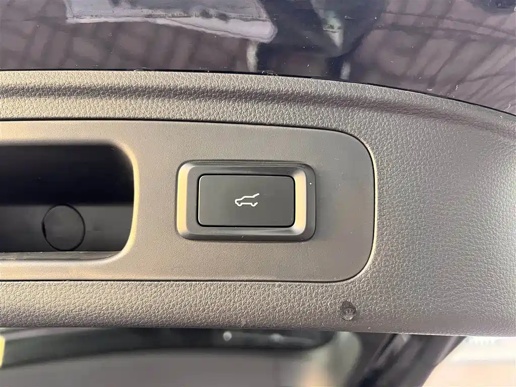 FORD EQUATOR 2023