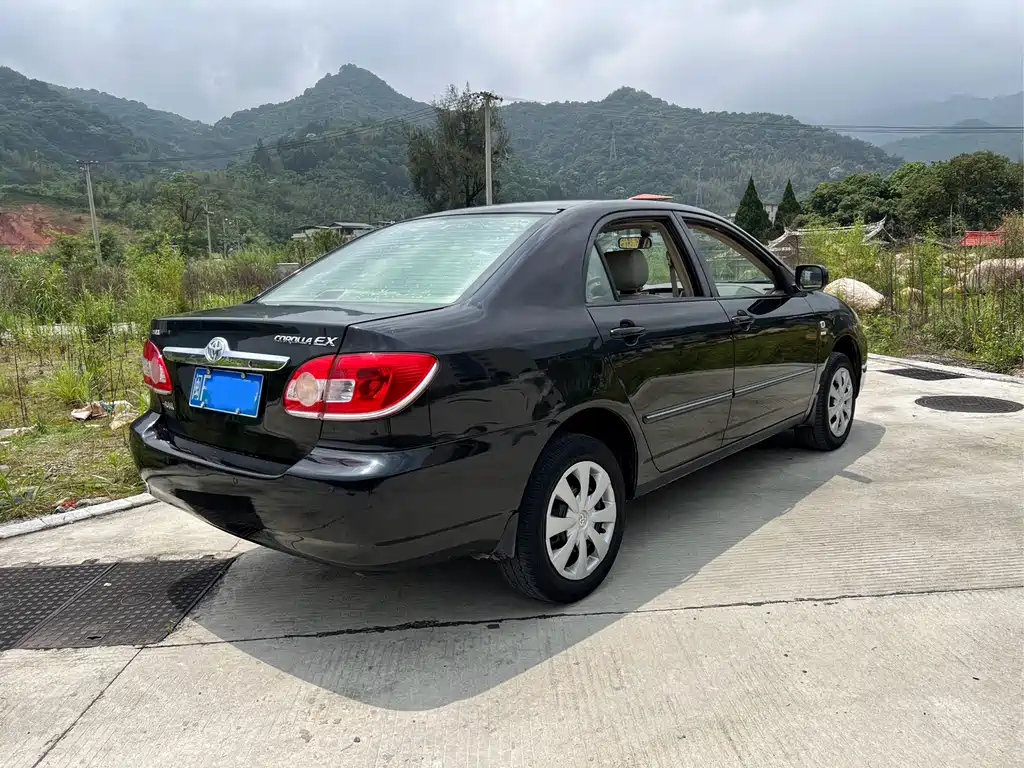 TOYOTA COROLLA 2010