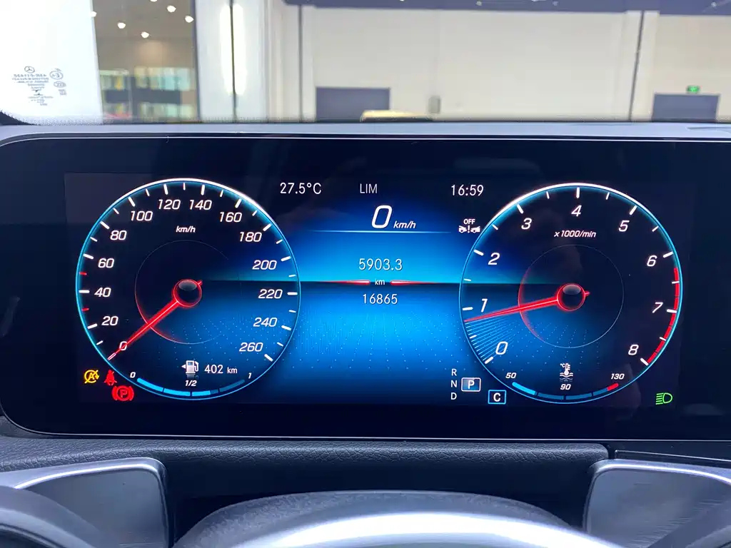 MERCEDES BENZ GLB 2023