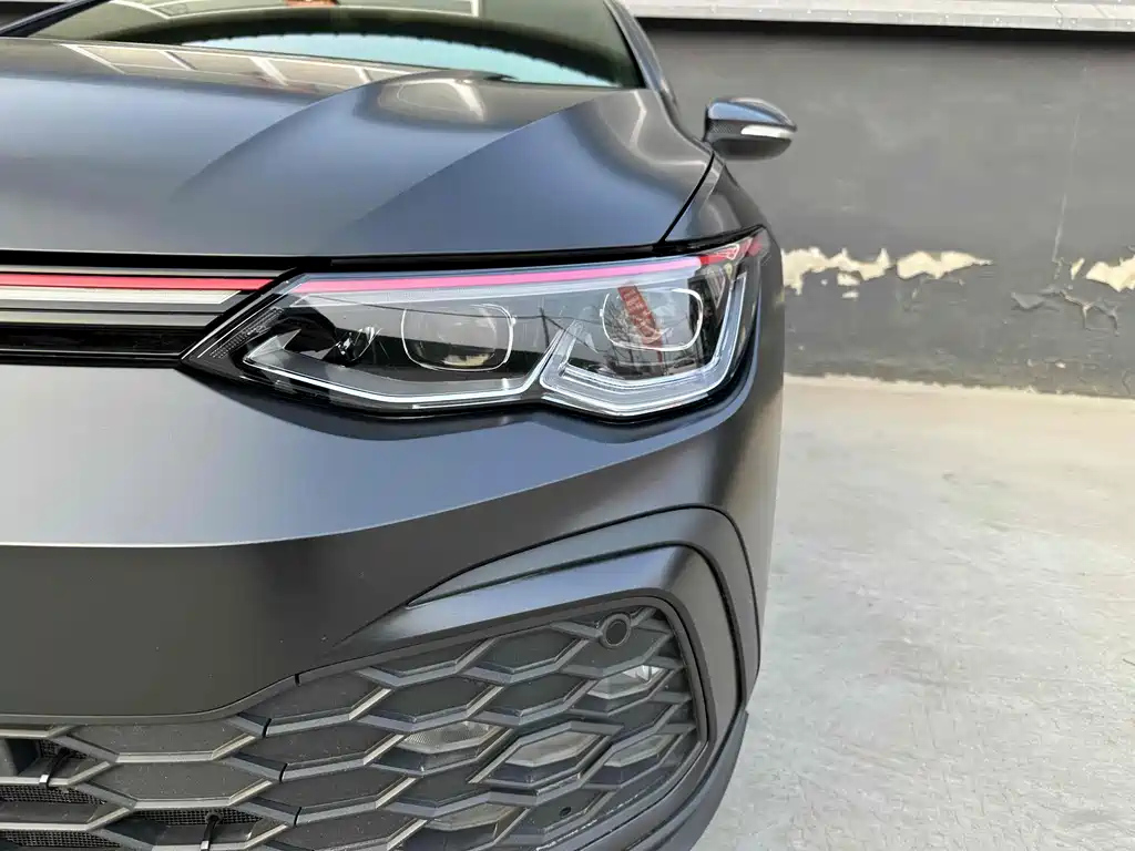 VOLKSWAGEN GOLF 2023