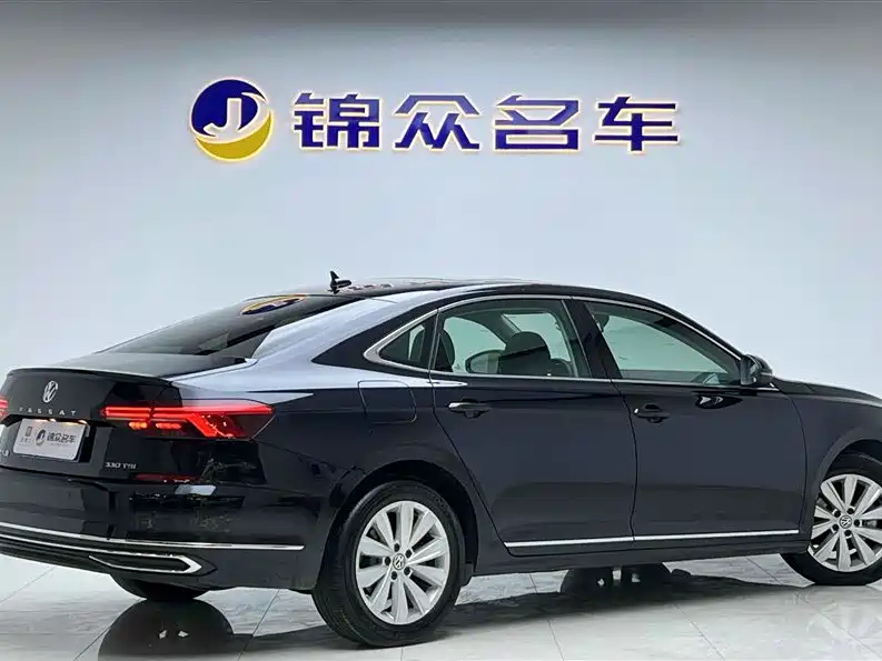 VOLKSWAGEN PASSAT 2021
