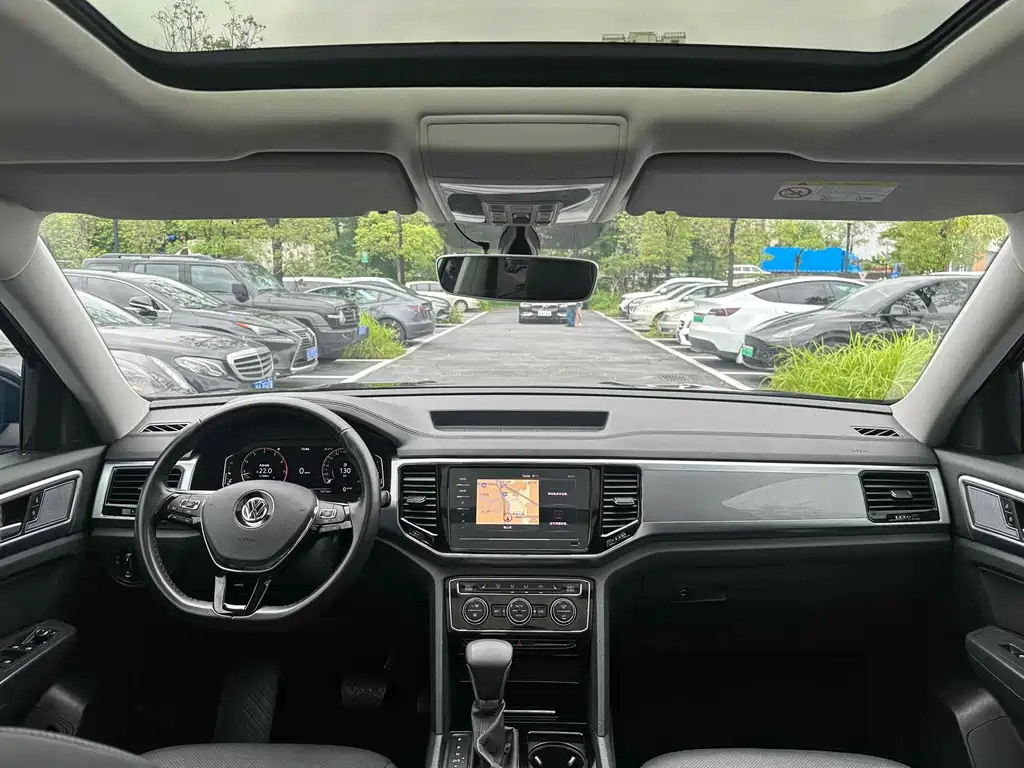 VOLKSWAGEN TOURAN 2020