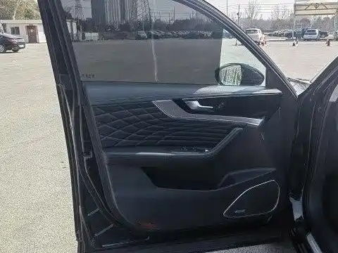 HONGQI HS5 2022