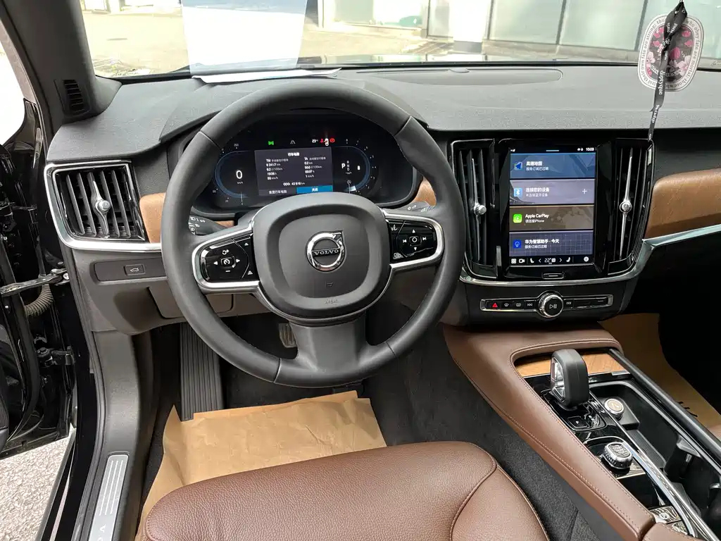 VOLVO S90 2022