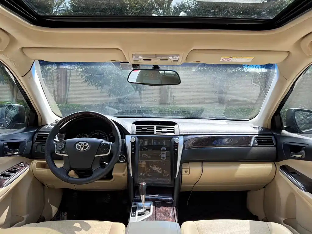 TOYOTA CAMRY 2016