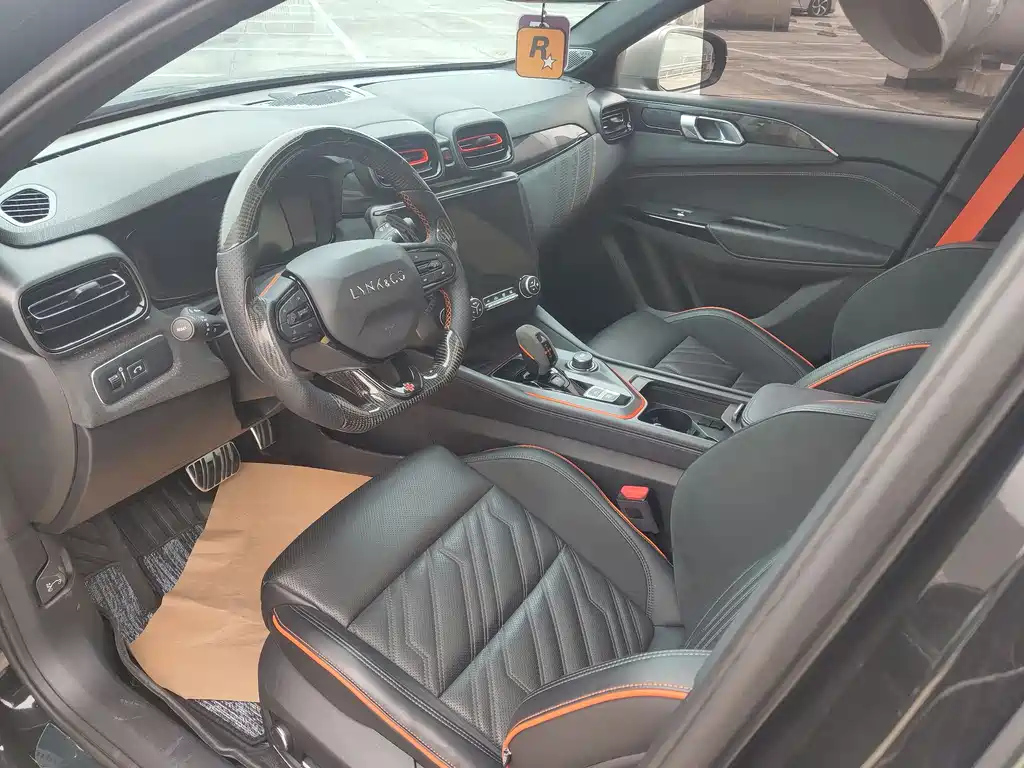 LYNK&CO 02 HATCHBACK 2021