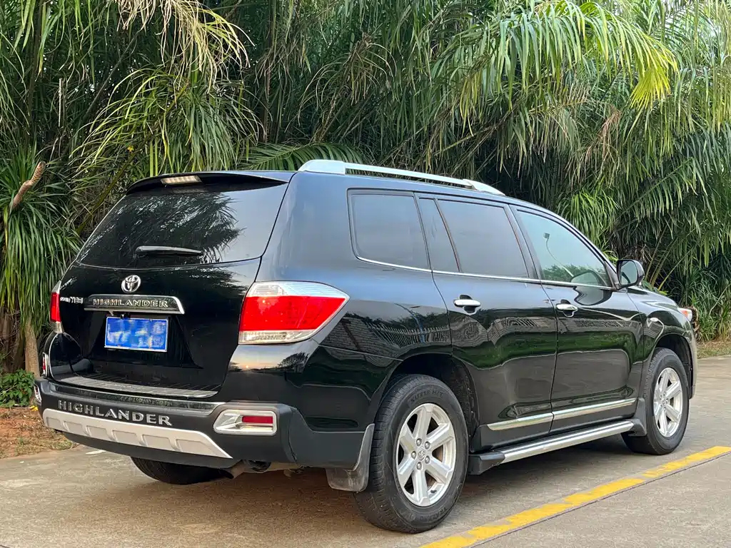 TOYOTA HIGHLANDER 2013