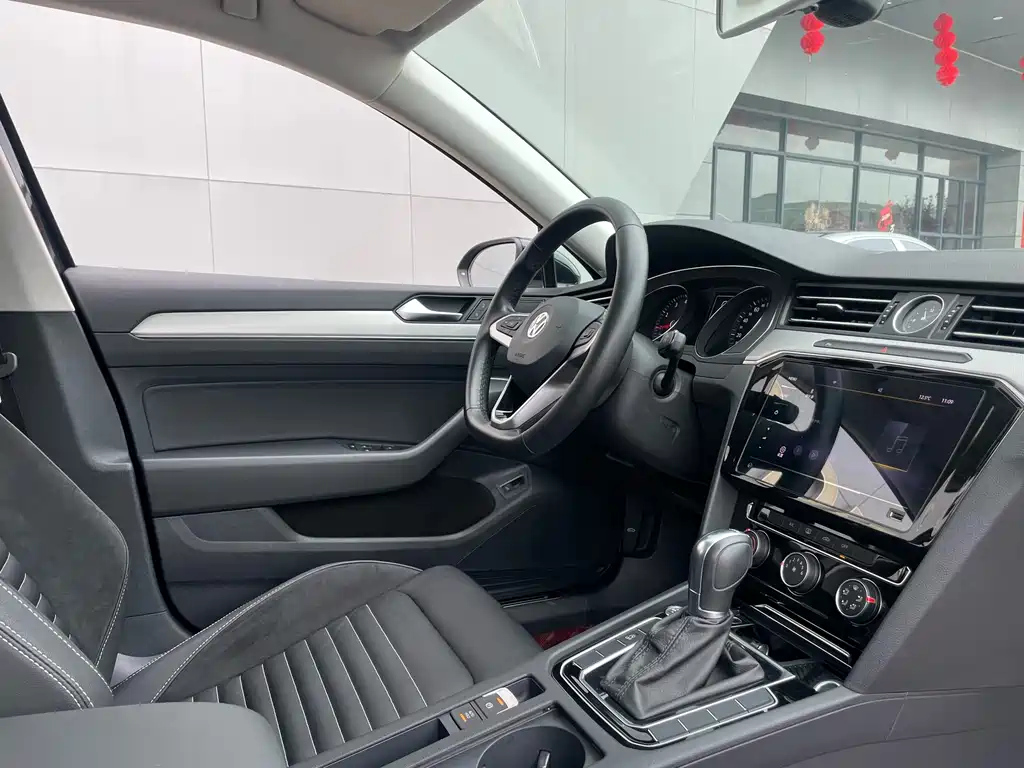 VOLKSWAGEN MAGOTAN 2020