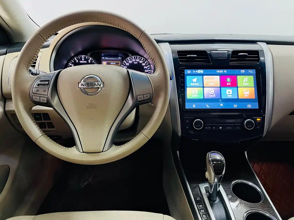 NISSAN TEANA 2015
