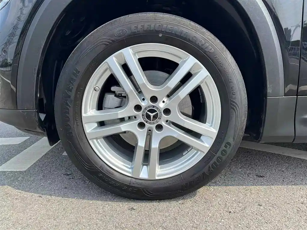 MERCEDES BENZ GLB 2021