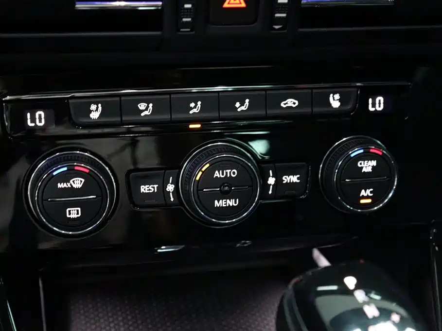 VOLKSWAGEN PASSAT 2020