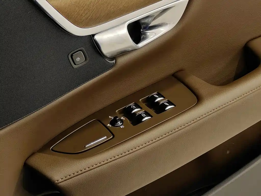 VOLVO S90 2022