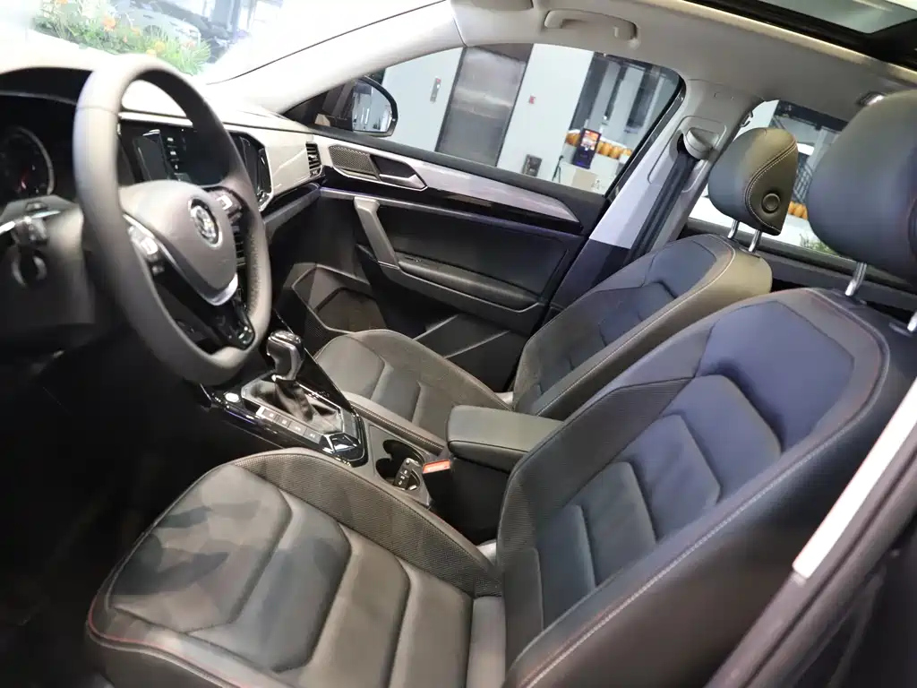 VOLKSWAGEN TAYRON 2020