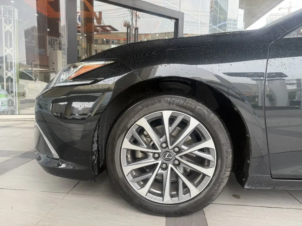 LEXUS ES 2021