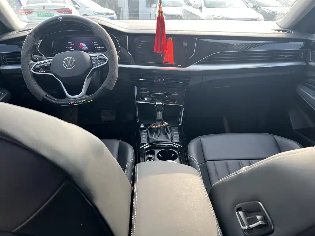 VOLKSWAGEN PASSAT 2022