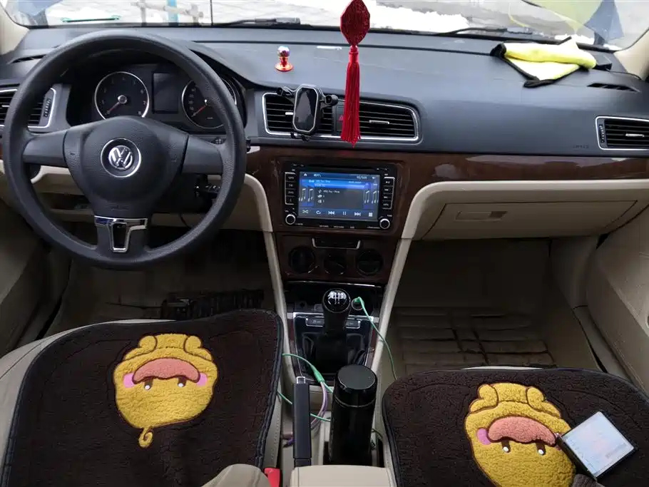 VOLKSWAGEN LAVIDA 2014
