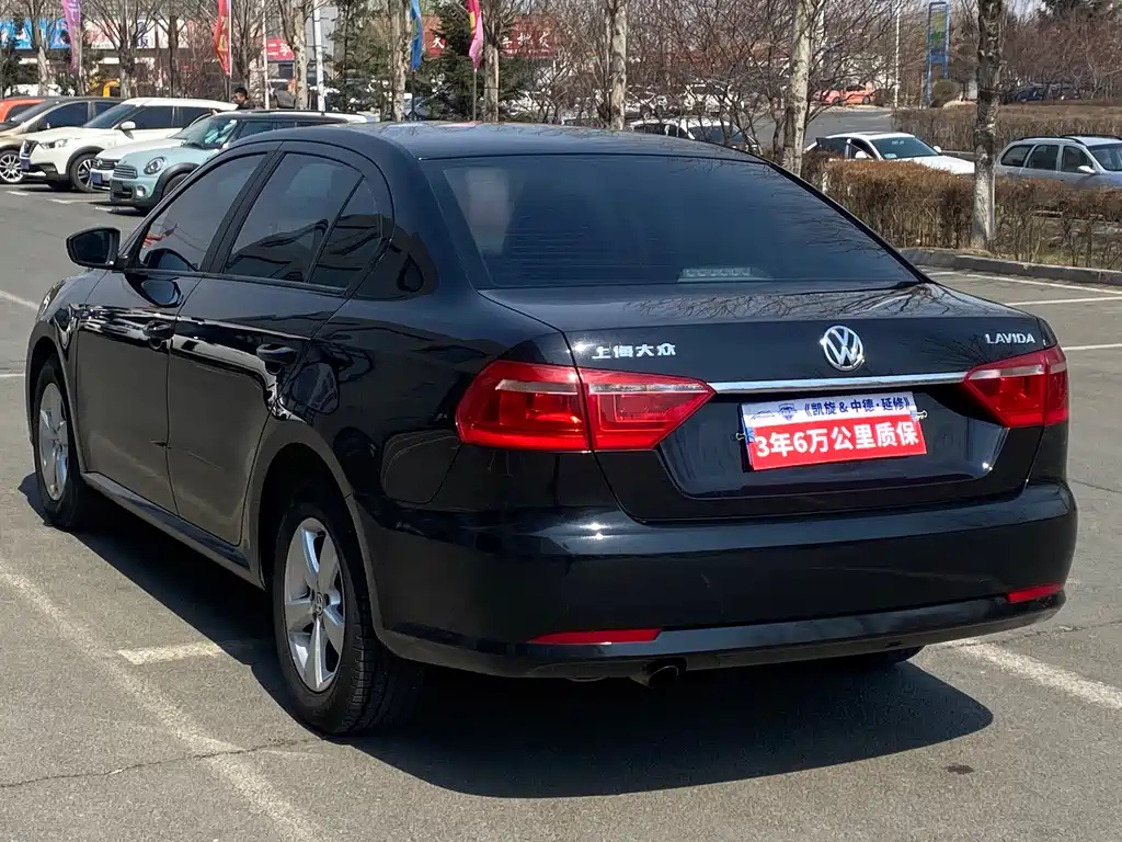 VOLKSWAGEN LAVIDA 2014