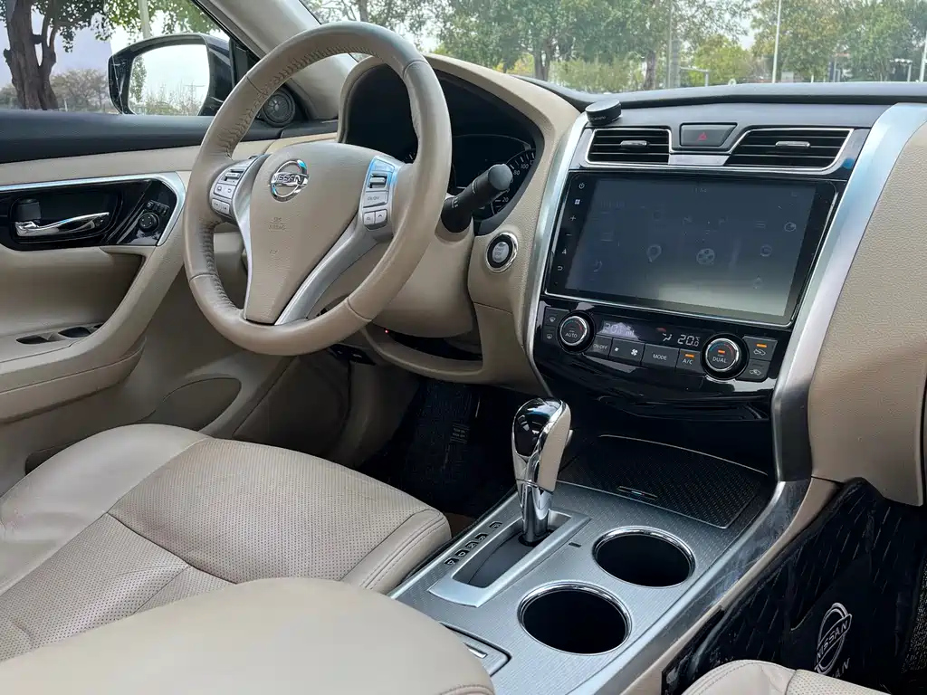 NISSAN TEANA 2018