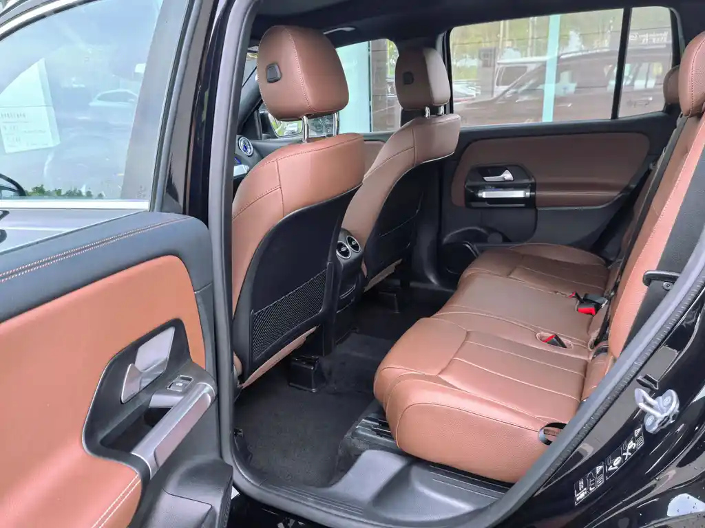 MERCEDES BENZ GLB 2024
