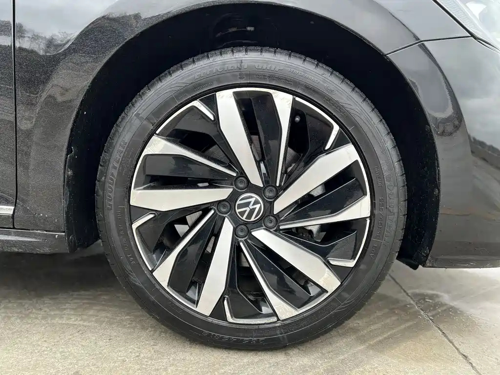 VOLKSWAGEN PASSAT 2022