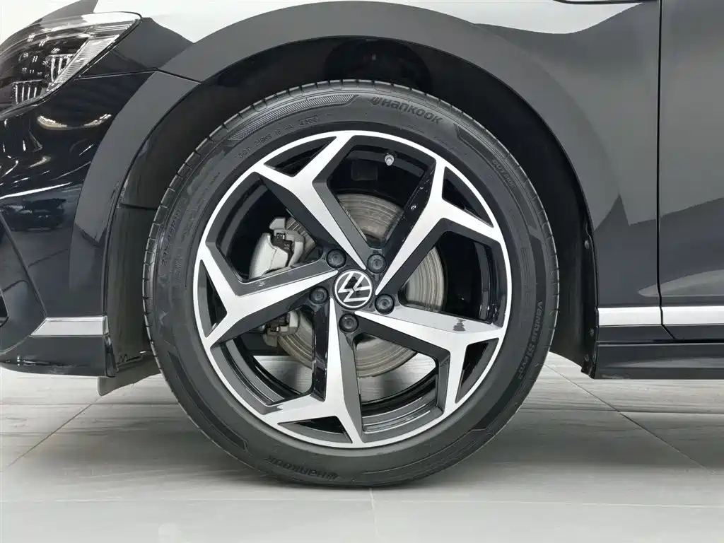 VOLKSWAGEN MAGOTAN 2023