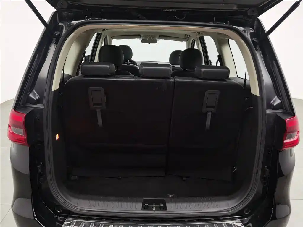 JAC REFINE R3 2018