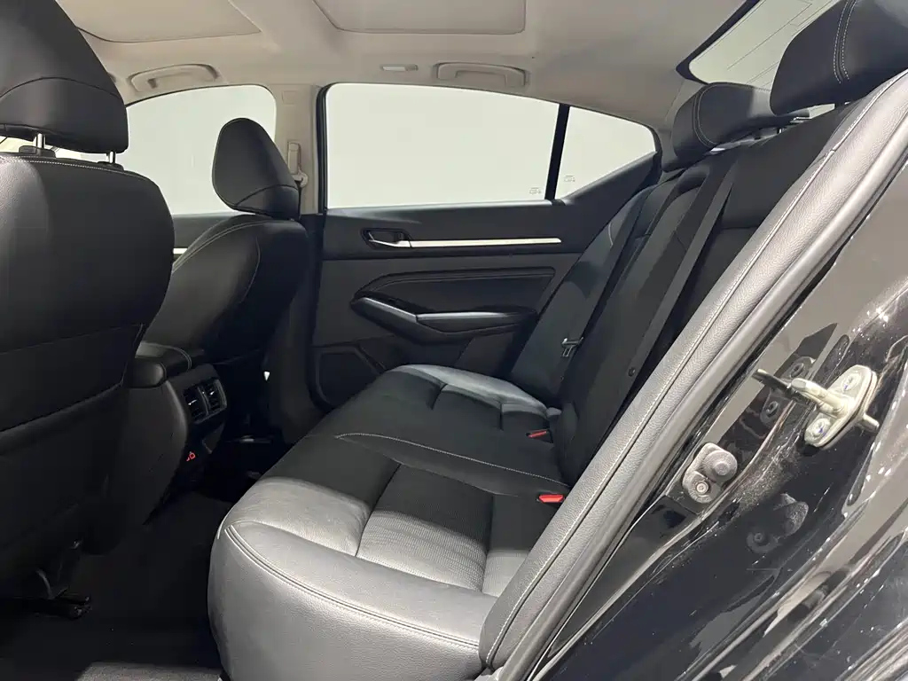 NISSAN TEANA 2022