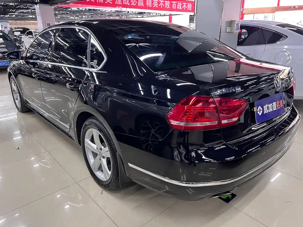 VOLKSWAGEN PASSAT 2015