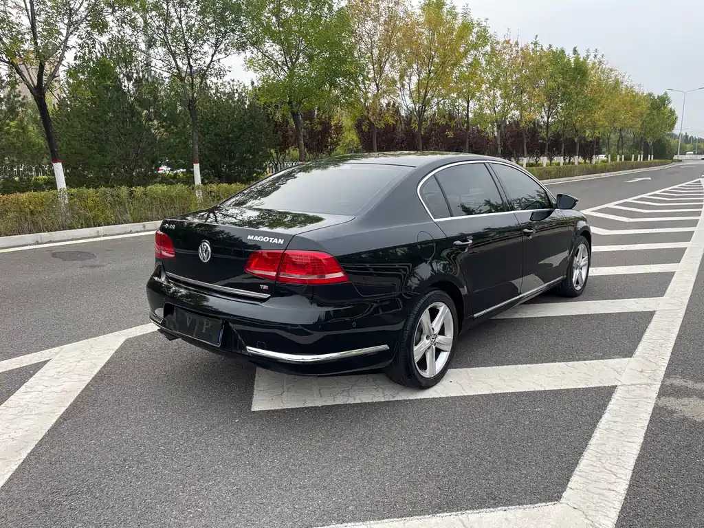 VOLKSWAGEN MAGOTAN 2016