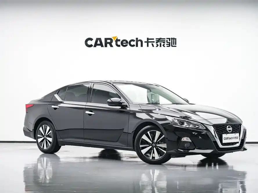 NISSAN TEANA 2020