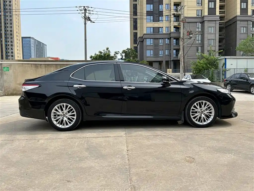 TOYOTA CAMRY 2020