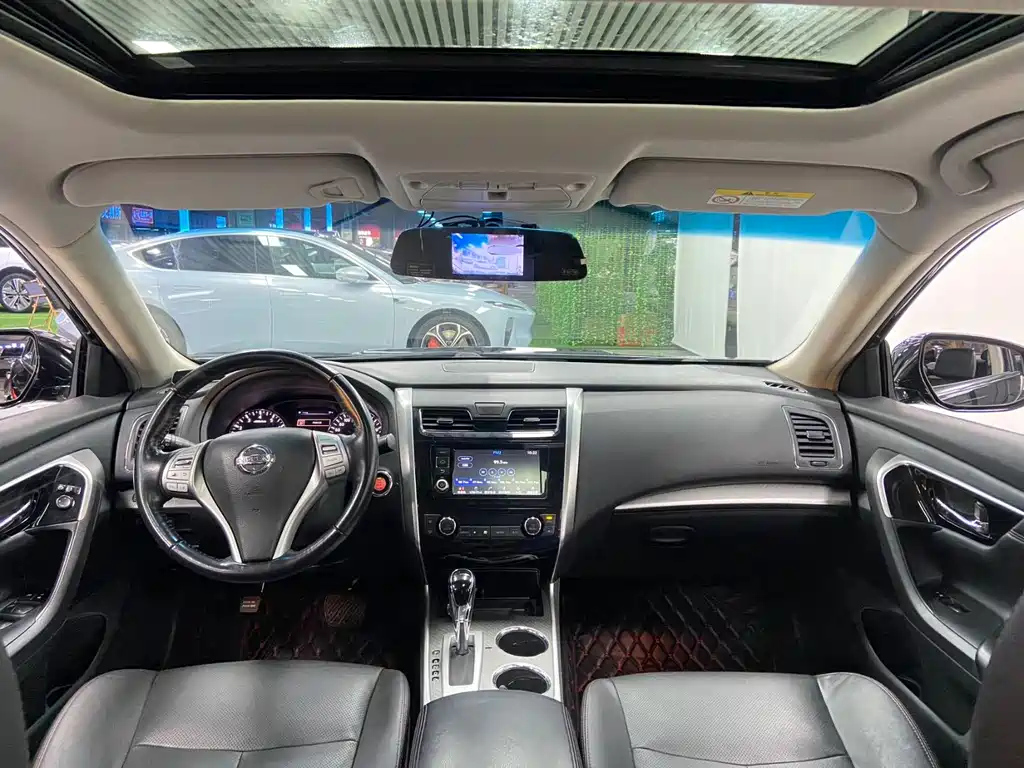 NISSAN TEANA 2017