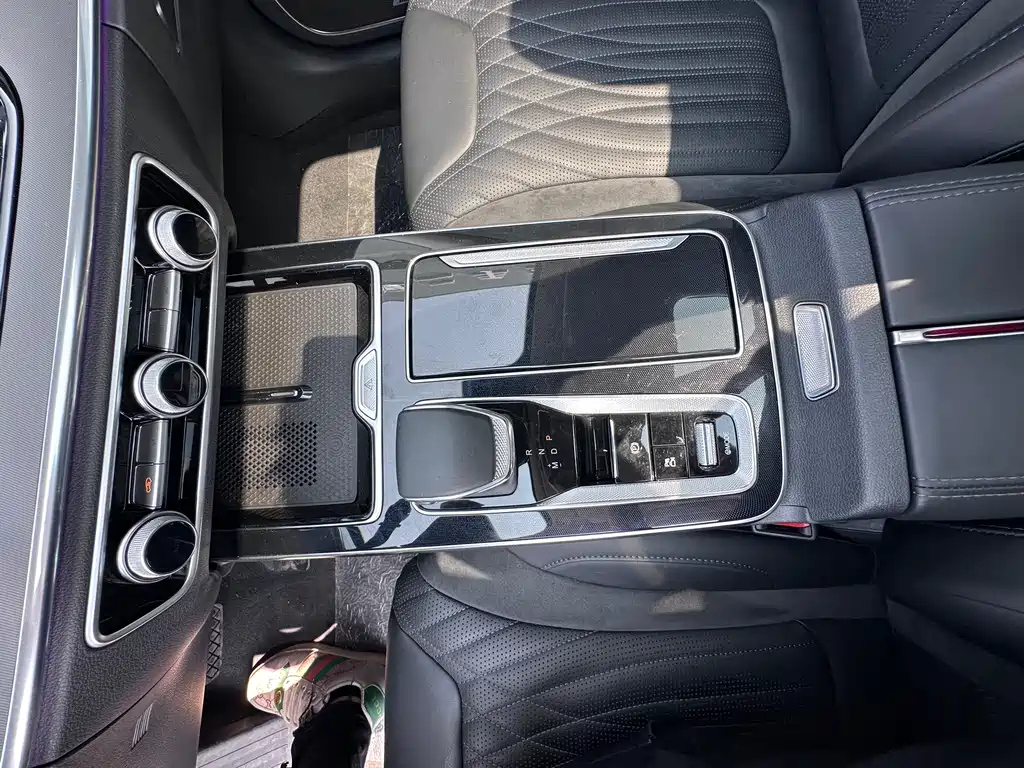 HONGQI HS5 2023