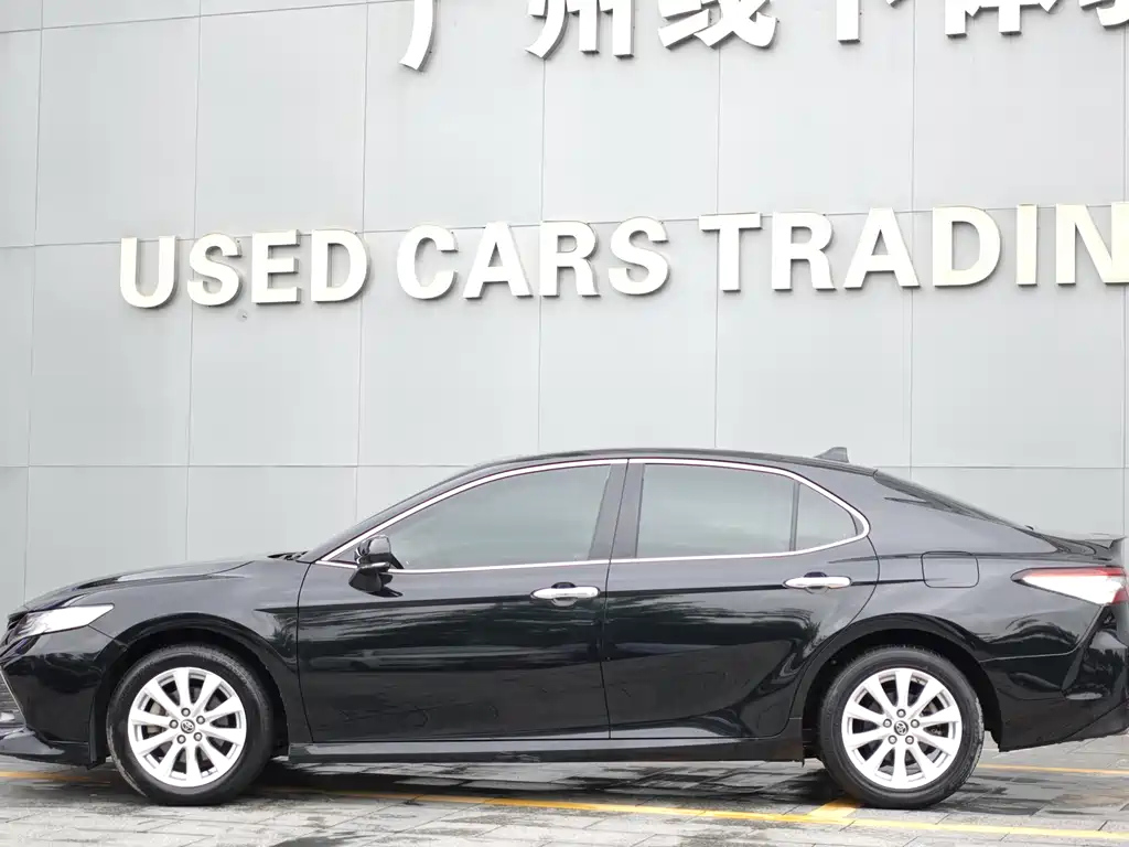 TOYOTA CAMRY 2018