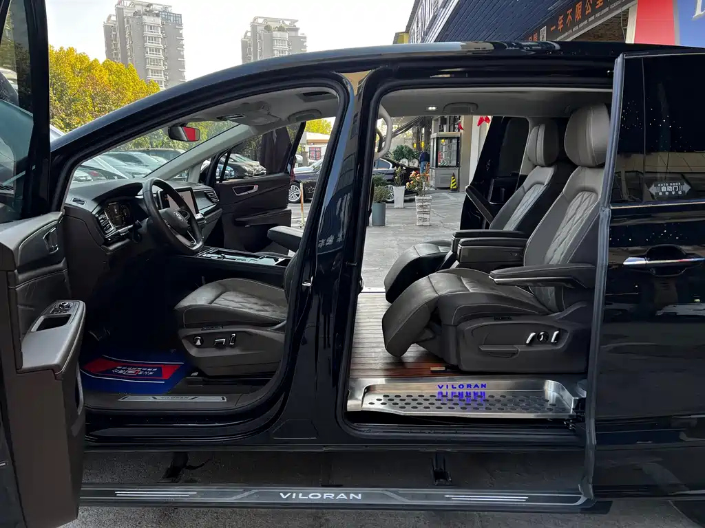 VOLKSWAGEN VILORAN 2023