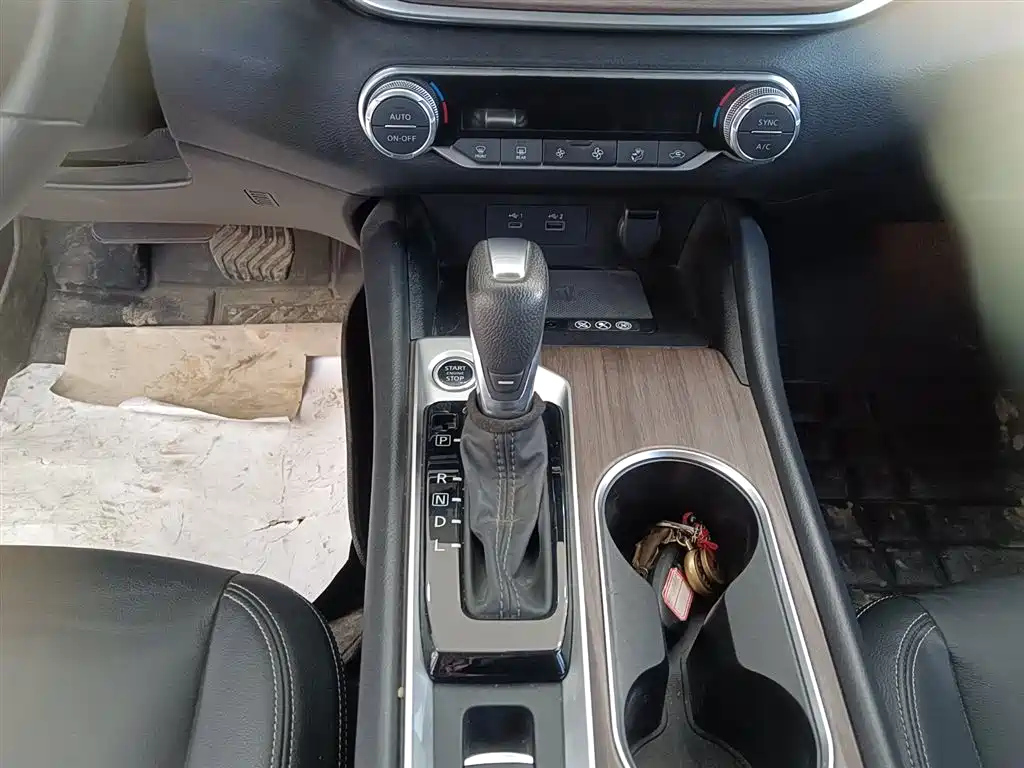 NISSAN TEANA 2022