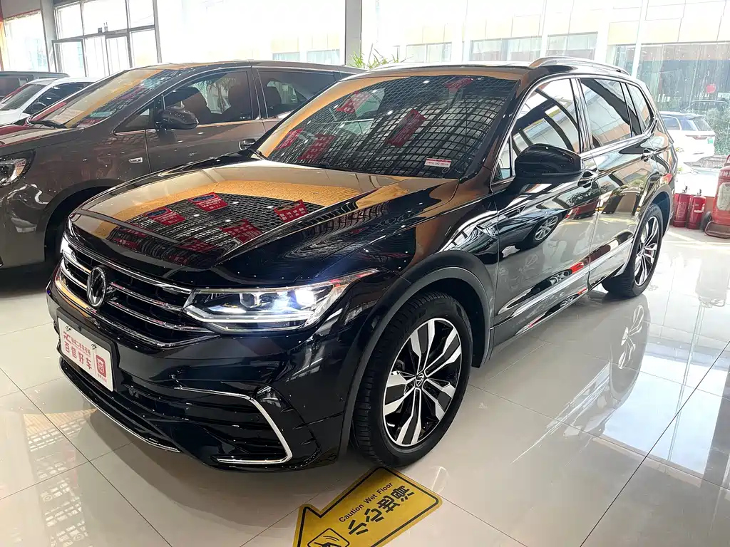 VOLKSWAGEN TIGUAN L 2022