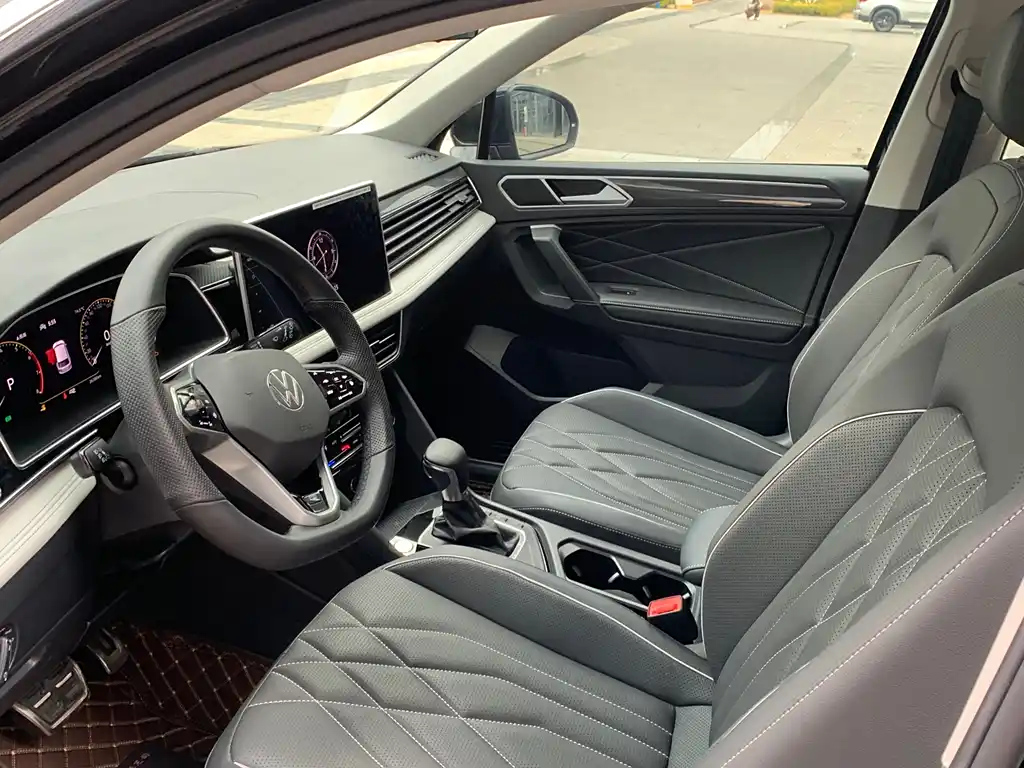 VOLKSWAGEN TIGUAN L 2022