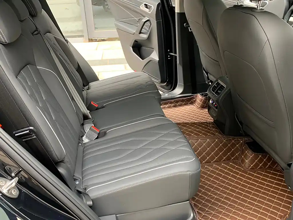 VOLKSWAGEN TIGUAN L 2022