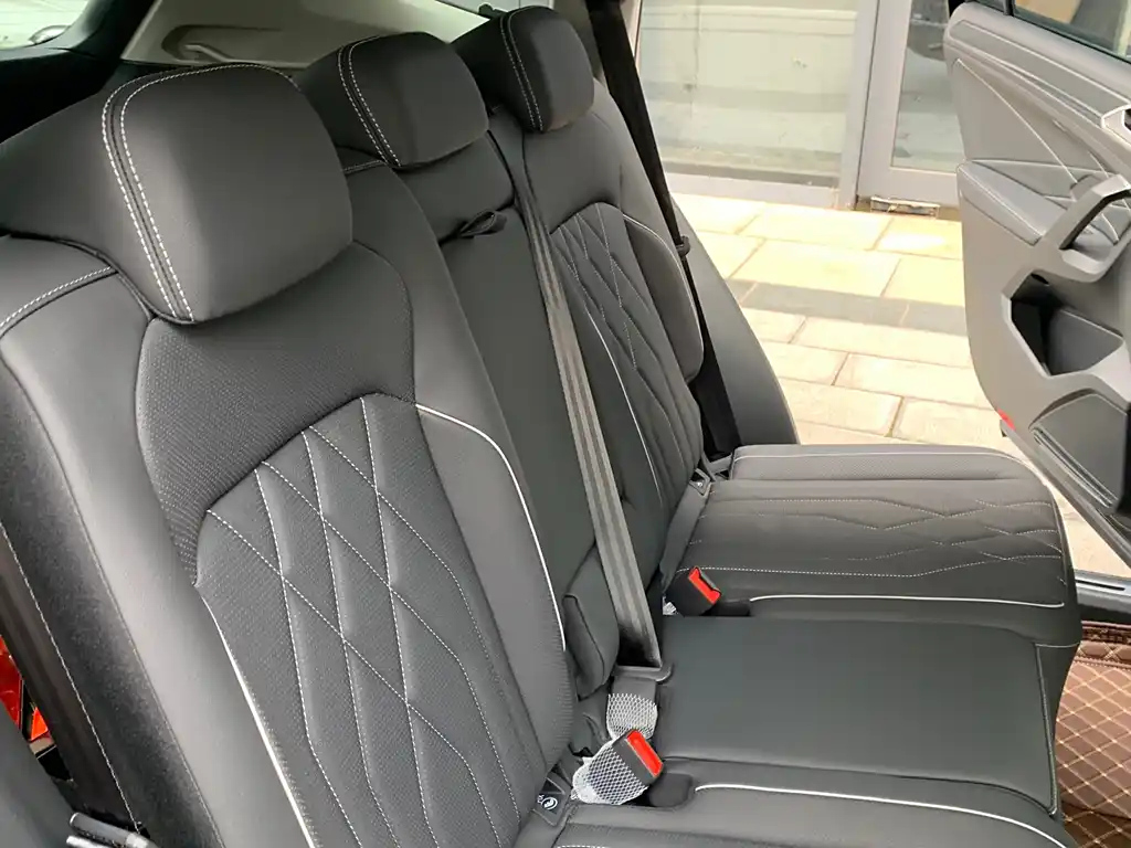 VOLKSWAGEN TIGUAN L 2022