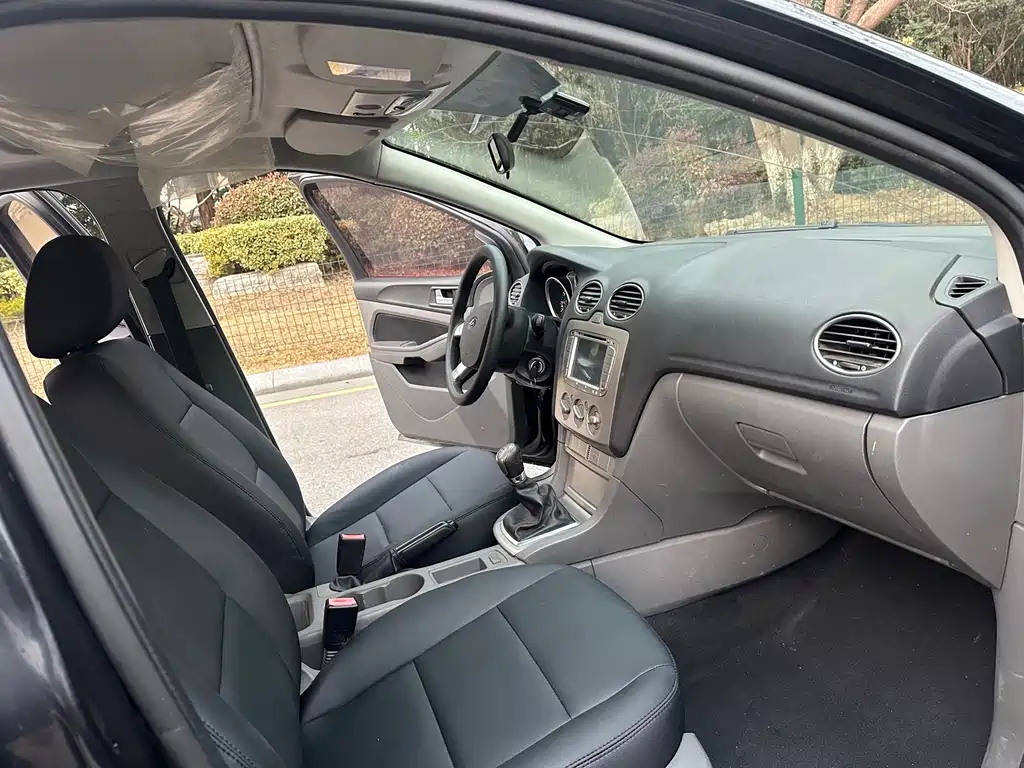 FORD FOCUS 2011