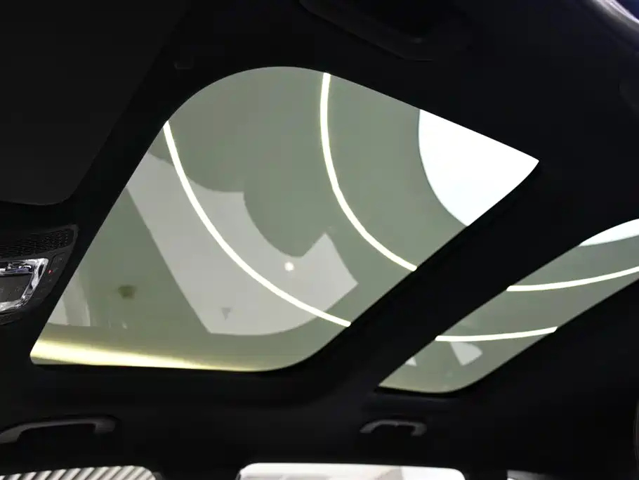 MERCEDES BENZ GLB 2024