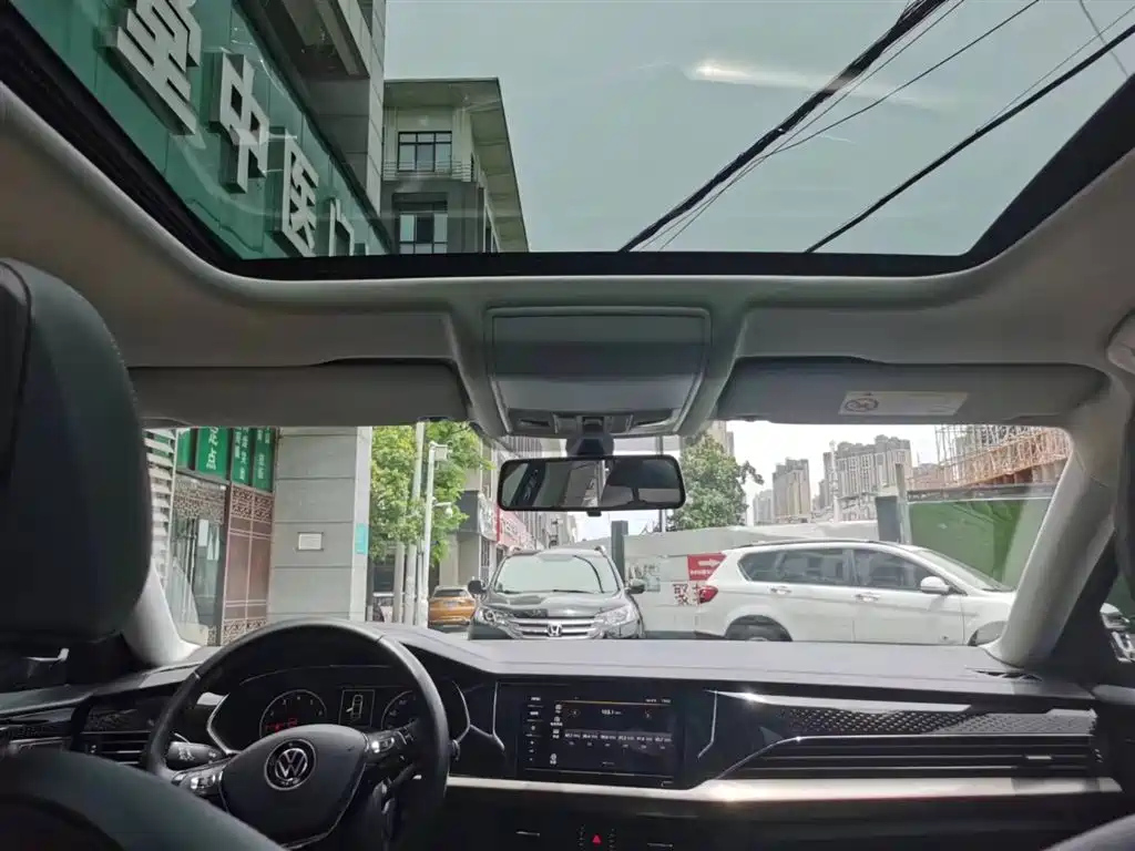 VOLKSWAGEN PASSAT 2021